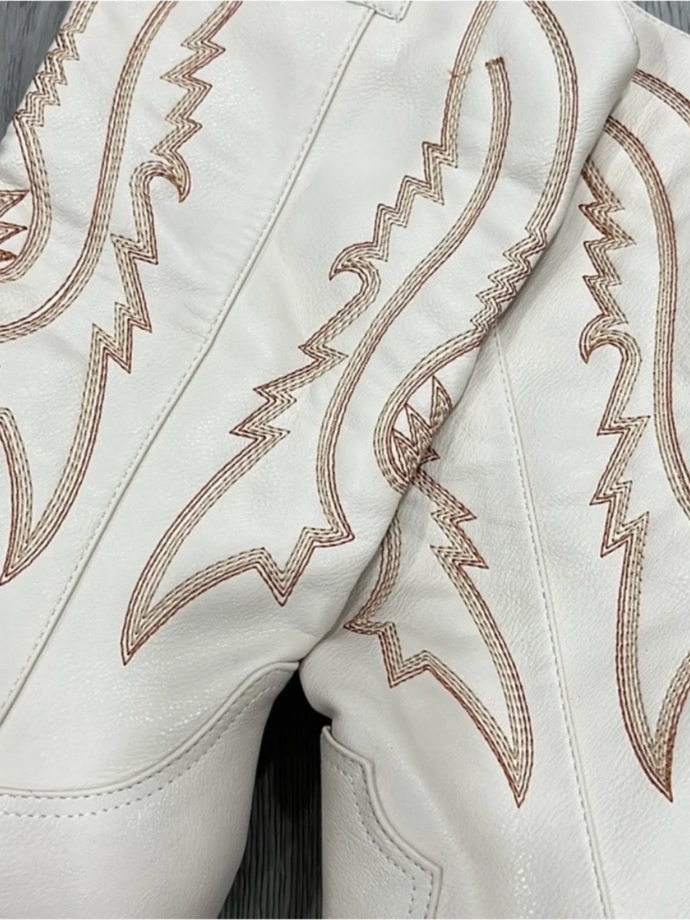 BILLINI: CALVIN BOOT -IVORY size 5 Nwob